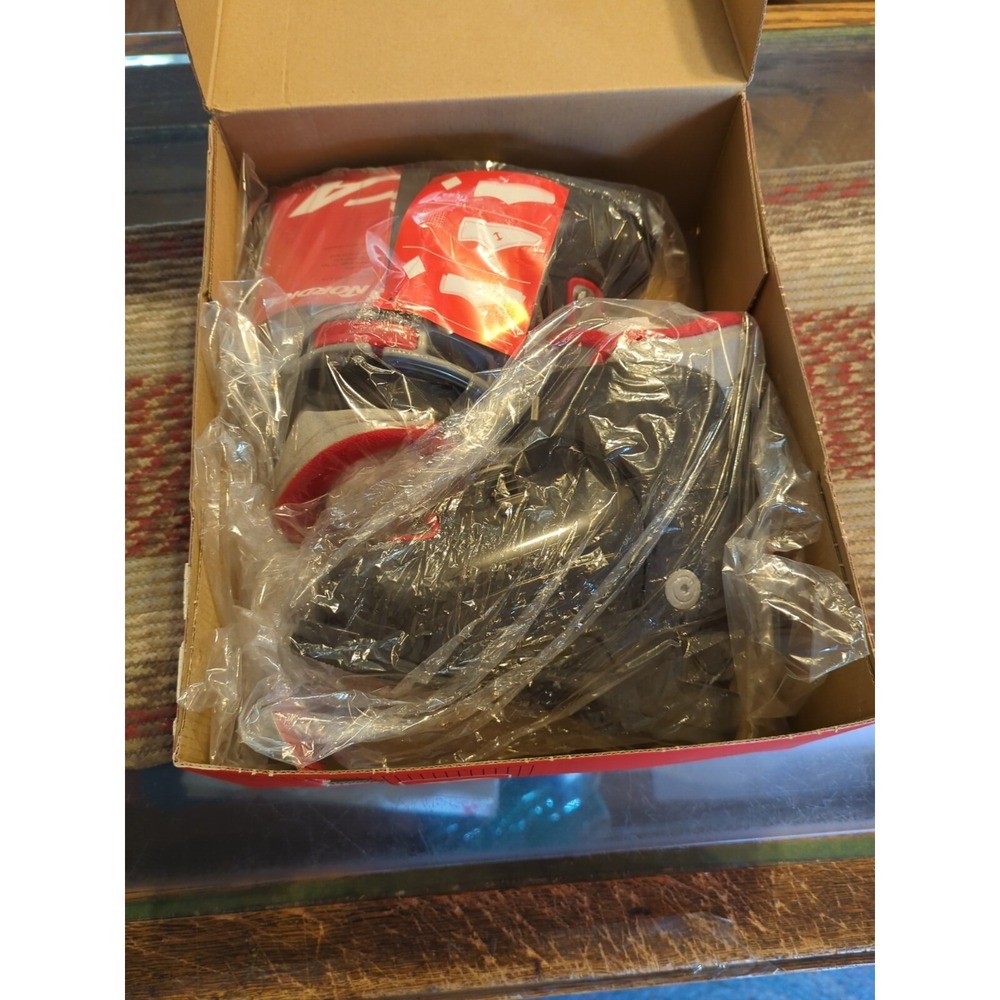 NEW Nordica Super No 2 KIDS/BOYS/GIRLS US 11.5‎ Youth Ski Boots 17.5